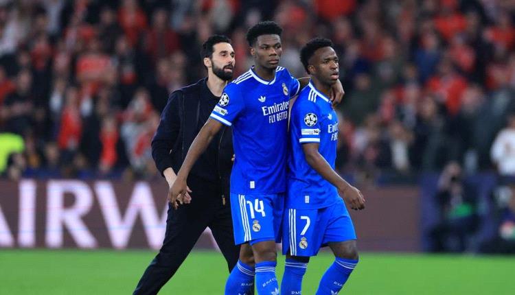 تشواميني يكشف عبارة لاعب بنفيكا العنصرية ضد فينيسيوس جونيور
