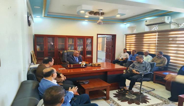 وزير التربية والتعليم العبادي يتفقد سير العمل بوزارة التربية بعدن..