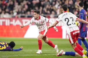 جيرونا يصدم برشلونة بثنائية.. ويهدي الريال الصدارة