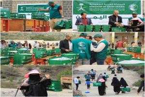 مركز الملك سلمان للإغاثة يوزع قسائم ملابس شتوية في مديرية القبيطة بلحج