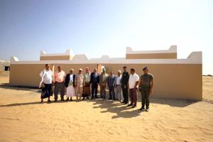 *بتمويل مركز الملك سلمان.. محافظ حجة يتفقد مستوى الإنجاز في المجمع السكني المتكامل للنازحين بميدي*