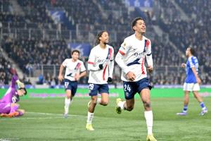 طرد حكيمي.. سان جيرمان يستعيد الصدارة