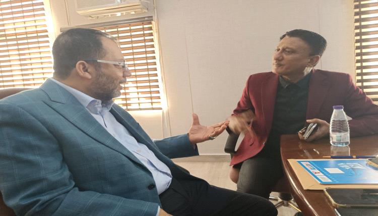 وكيل محافظة عدن عدنان الكاف يلتقي مدير مكتب الشباب والرباضة