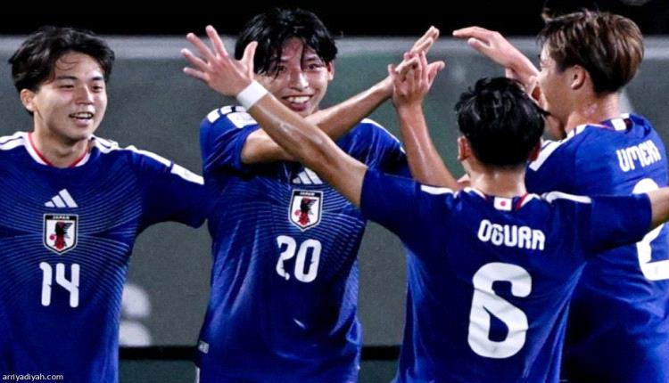 ثمانية جامعيين يدعمون اليابان في آسيا