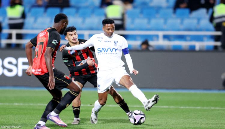 سلسلة انتصارات الهلال تتوقف في محطة الرياض