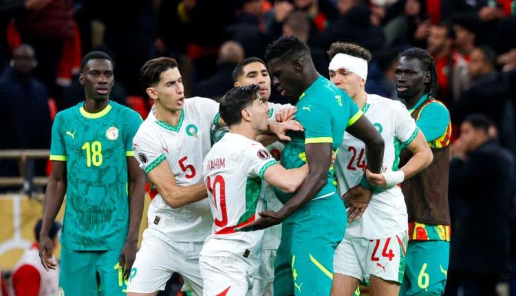 توازن سياسي ودعوات للتصعيد.. كيف علقت الصحف المغربية على عقوبات كاف؟
