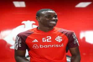 البرازيلي الشاب أول صفقات أهلي جدة 