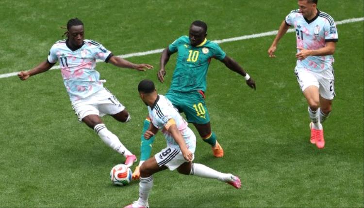 بعد ريمونتادا بلجيكا.. نجم المغرب يسخر من مدرب السنغال

