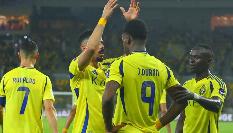 بديل ألفاريز.. برشلونة يجدد اهتمامه بنجم النصر
