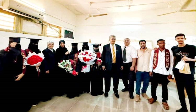 قسم "الفنون والتصميم" بكلية الآداب بجامعة عدن يحتفل بتخرج الدفعة العاشرة