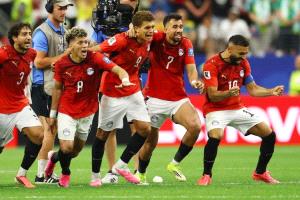 
صلاح يتربع على عرش "الصناع" وعاشور يدخل التاريخ.. أرقام استثنائية من تأهل مصر المونديالي