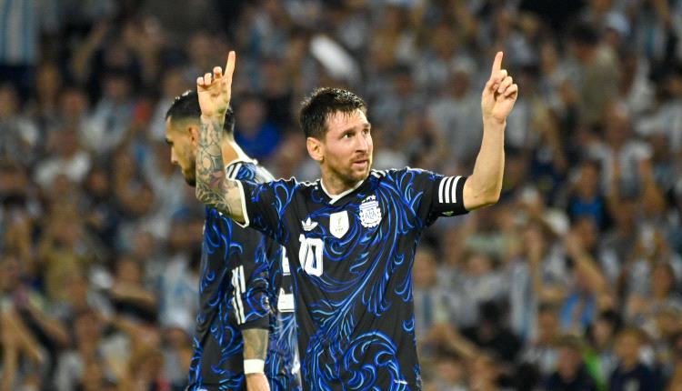 بذكريات برشلونة.. مفاجأة سعيدة لميسي قبل المونديال
