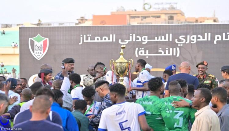 الهلال السوداني يكتب التاريخ.. بطلاً للدوري في دولتين خلال 27 يوما