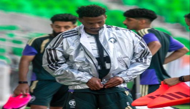 على غرار المنتخب الإسباني.. المنتخب السعودي يستعين ببدلات ثلجية 