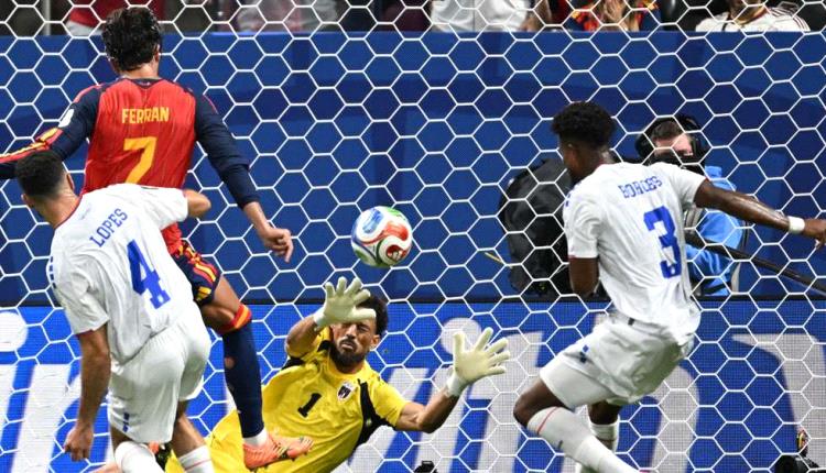منتخب الرأس الاخضر يصنع اول مفاجآت المونديال بالتعادل مع إسبانيا