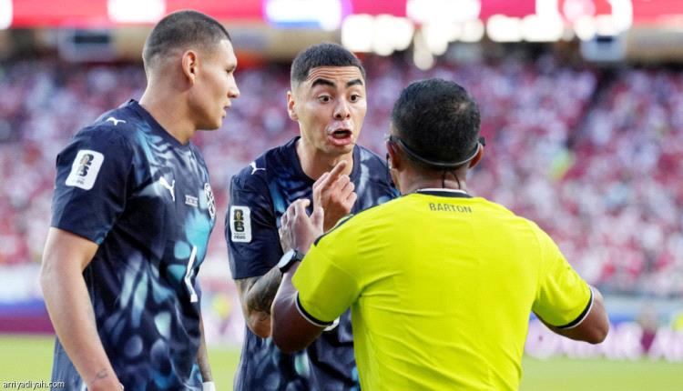 ألميرون أول لاعب يطرد بالمخالفة الجديدة