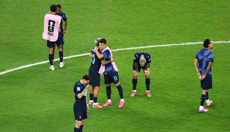  الاتحاد الأوروغوياني يعاقب لاعبي المنتخب بالعودة على 