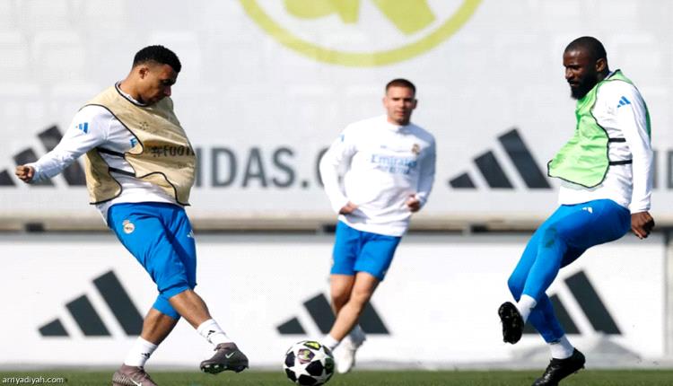 التواء في الركبة اليسرى .. يُطيل غياب مبابي 