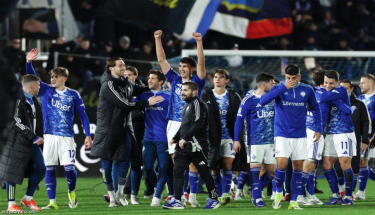 كومو يقلبها على روما.. ويخطف الرابع