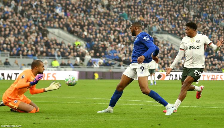 بثلاثية.. إيفرتون ينهي آخر آمال تشيلسي