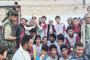 طوفان الأقصى يتوج بطلا لكأس بطولة الدكتور العوذلي الرمضاني الرابعة لكرة القدم في مديرية مكيراس بالبيضاء