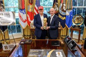 

"الفيفا" ينهي الجدل ويعلن رسميا موقفه من نقل مباريات إيران في كأس العالم خارج الولايات المتحدة