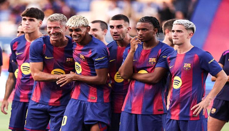 رسميًا.. لاعب مغربي يوقع لبرشلونة