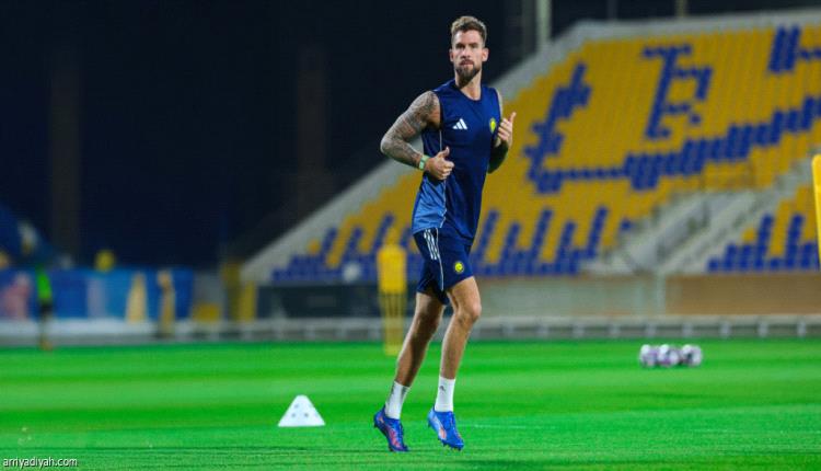 مارتينيز يفعّل بند الاستمرار مع النصر