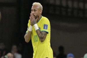 رسميا.. طبيب منتخب البرازيل يؤكد إصابة نيمار ويحدد مدة غيابه 