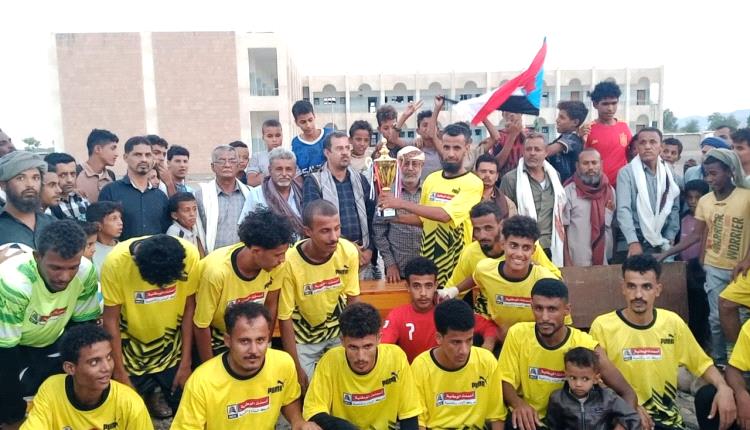 النمارة تتوج بكأس ١٤ اكتوبر في افتتاح دوري الشهداء بمديرية الملاح