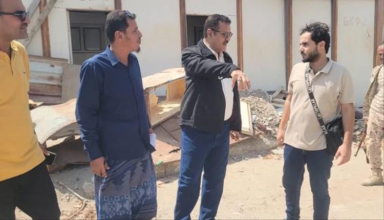 أحمد الداؤودي.. مسؤول بدرجة موظف!