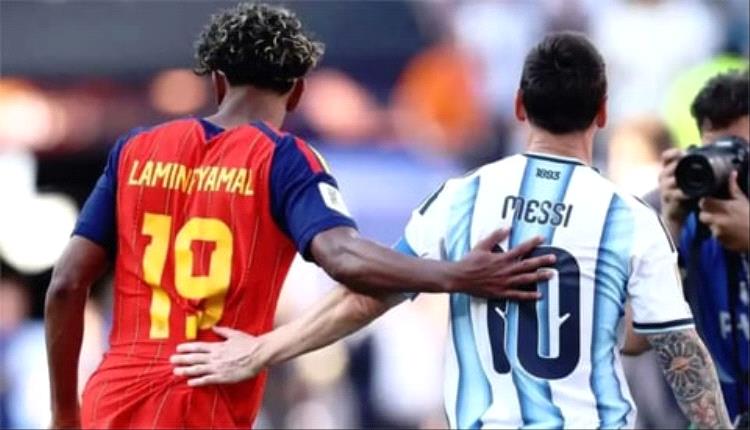 بسبب الأرجنتين.. لامين يامال يوجه رسالة مفاجئة لمنتخب مصر (فيديو)

 
ميسي أم كريستيانو أم مارادونا؟.. لامين يامال يختار الأفضل في التاريخ