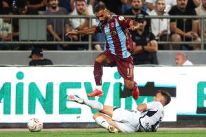 "لا يتصرف كنجم".. لاعب طرابزون سبور يكشف الوجه الآخر لمحمد صلاح
